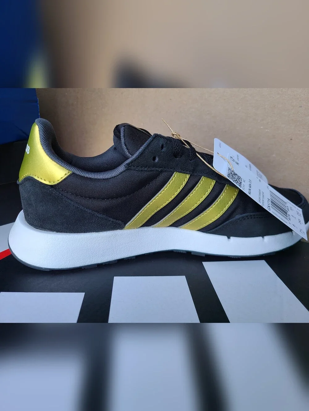 Adidas Run 60s 2.0 Women’s Size 7.5 Black Gold new with box